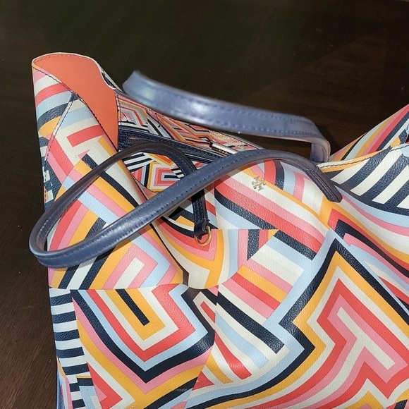 Tory Burch Tote - Picture 4 of 7